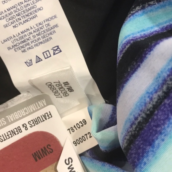 Reebok Depth Defy Striped Tankini Top - Picture 6 of 7